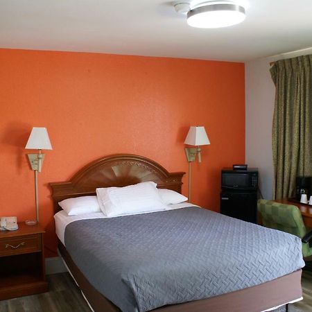 Whispering Pines Motel - 阿什维尔 外观 照片